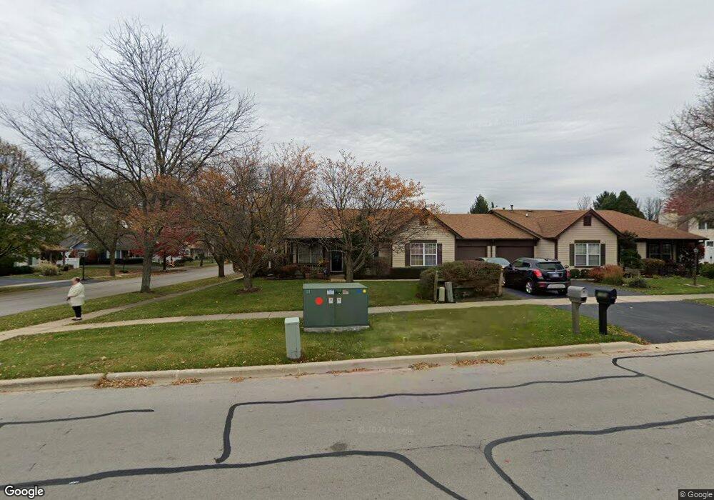 1558 Ranchview Dr, Naperville, IL 60565 - photo 1