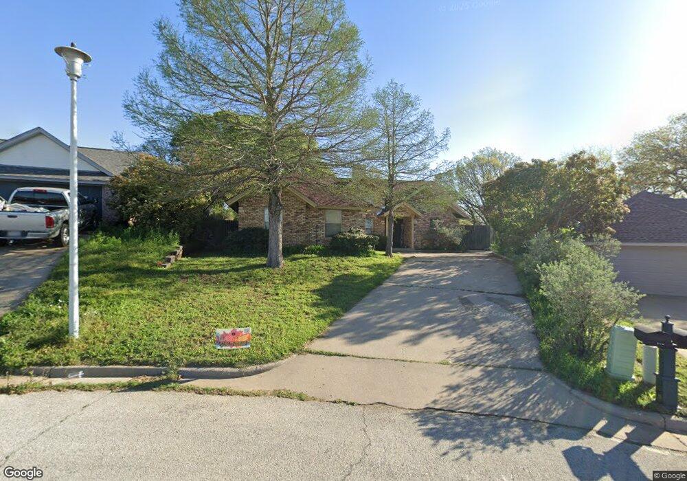 122 Whiterock Ct, Weatherford, TX 76086 - photo 1