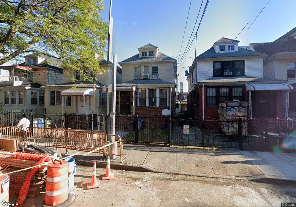 4041 Case St, Elmhurst, NY 11373 - photo 1