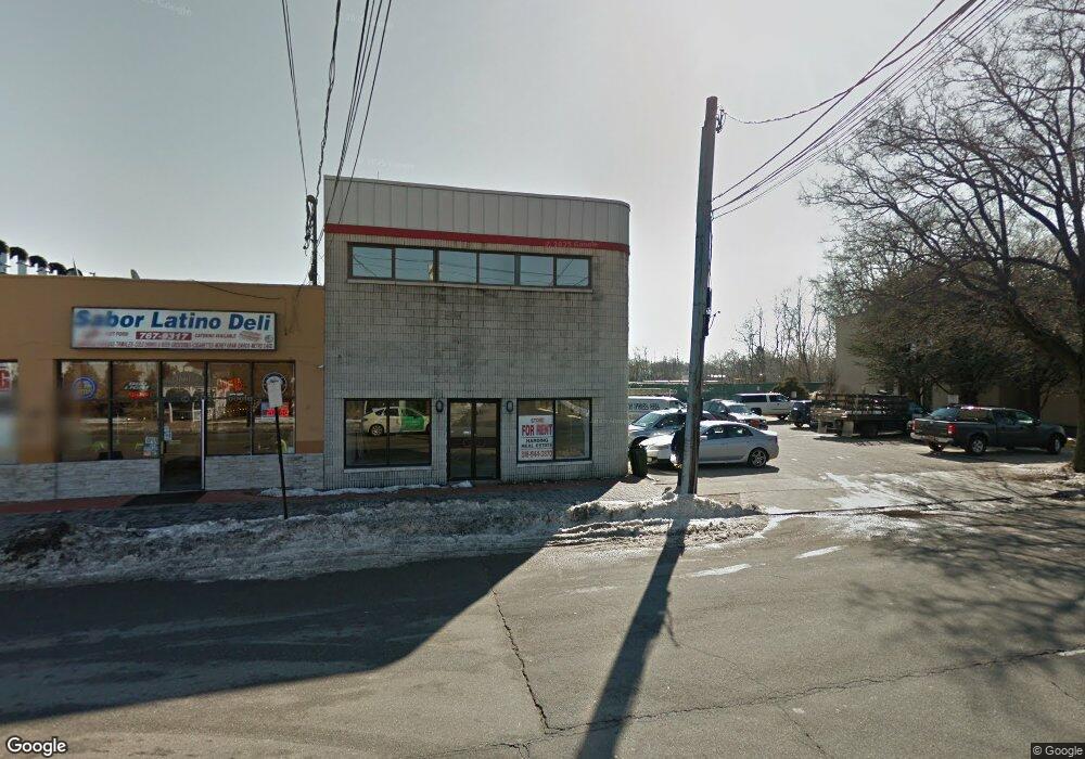 8 Manorhaven Blvd unit 1, Port Washington, NY 11050 - photo 1