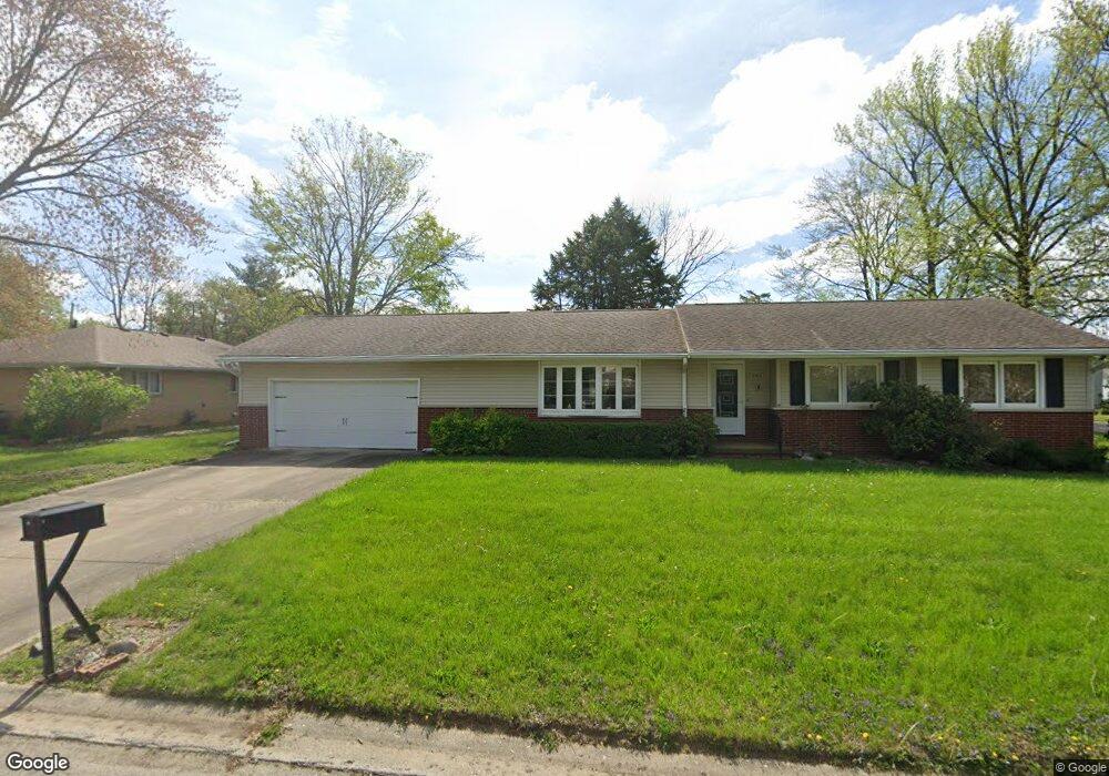 305 Rhoads Ave, Lincoln, IL 62656 - photo 1