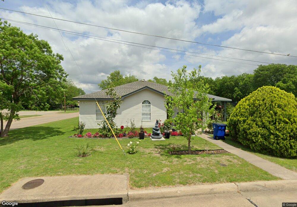 1210 N Shawnee St, Ennis, TX 75119 - photo 1