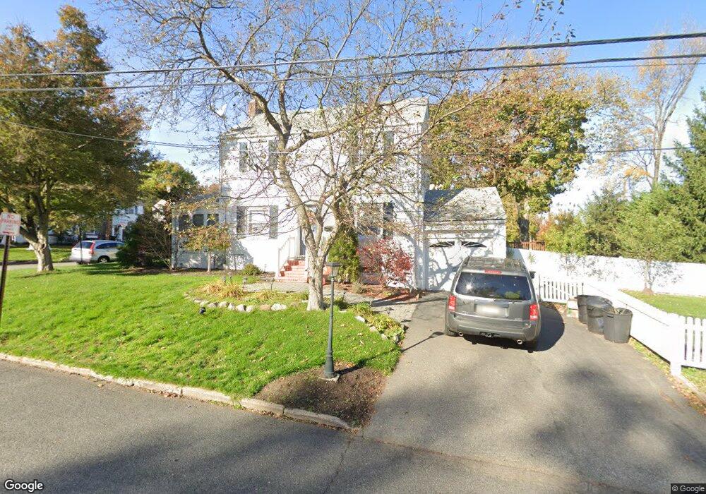 572 Clarendon Ct, River Edge, NJ 07661 - photo 1