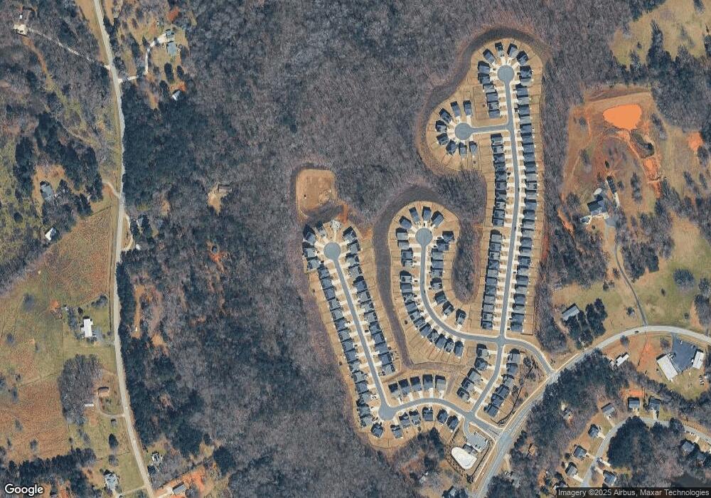 262 Hackberry Ave, Commerce, GA 30529 - photo 1