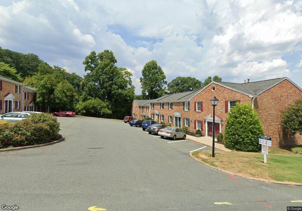 2621 Barracks Rd unit J, Charlottesville, VA 22901 - photo 1