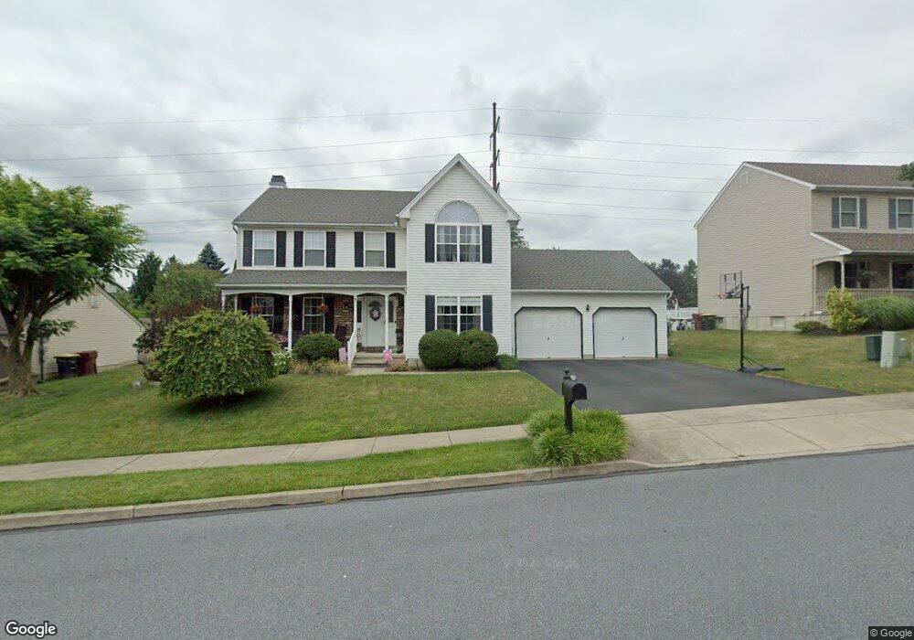 4527 Hoffman Dr, Whitehall, PA 18052 - photo 1