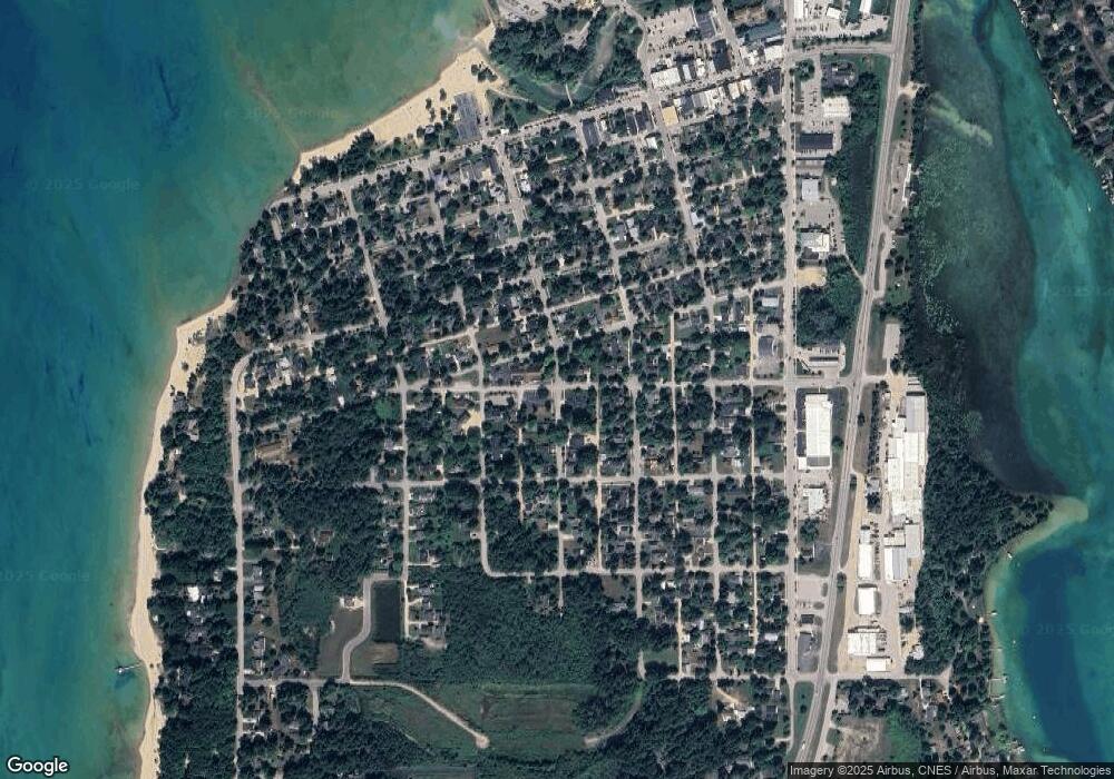 000 Spruce unit 83, Elk Rapids, MI 49629 - photo 1