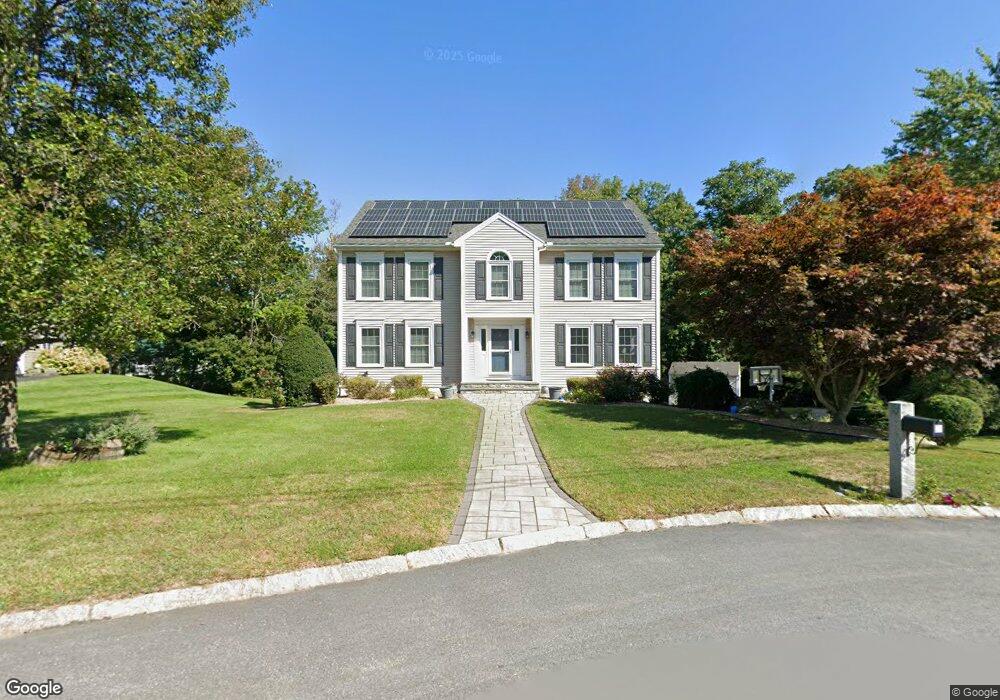 10 Queensway Cir, Nashua, NH 03062 - photo 1