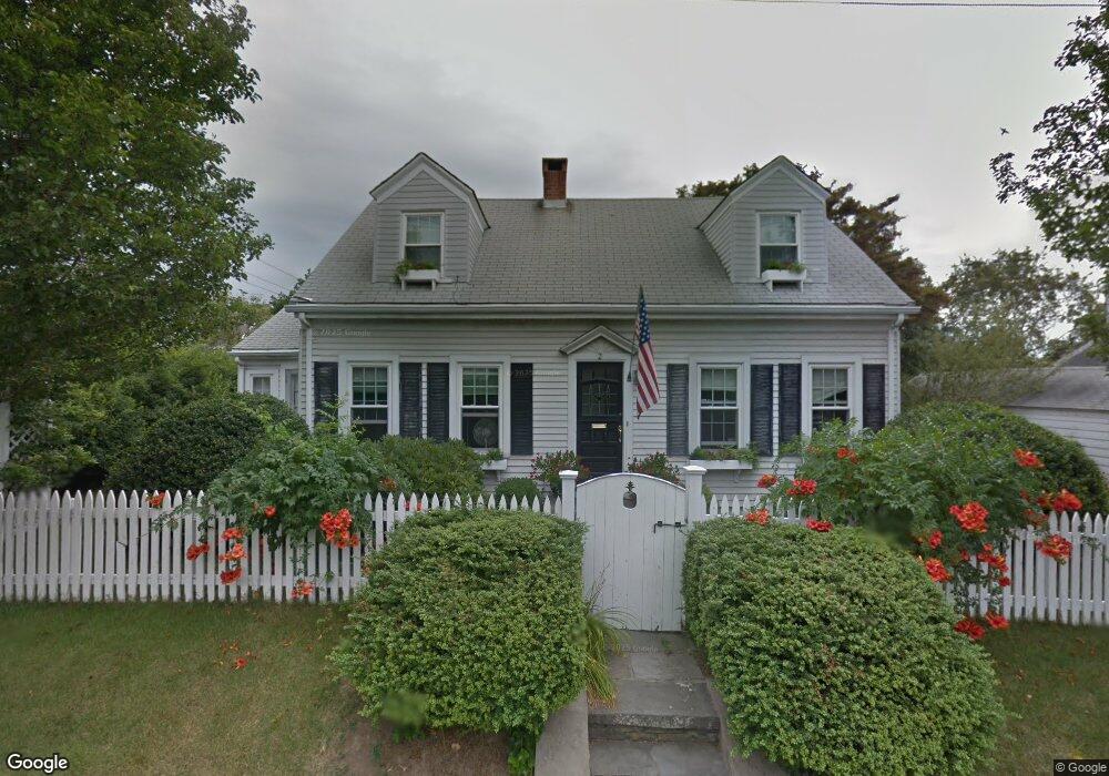 2 Eustis Ave, Newport, RI 02840 - photo 1