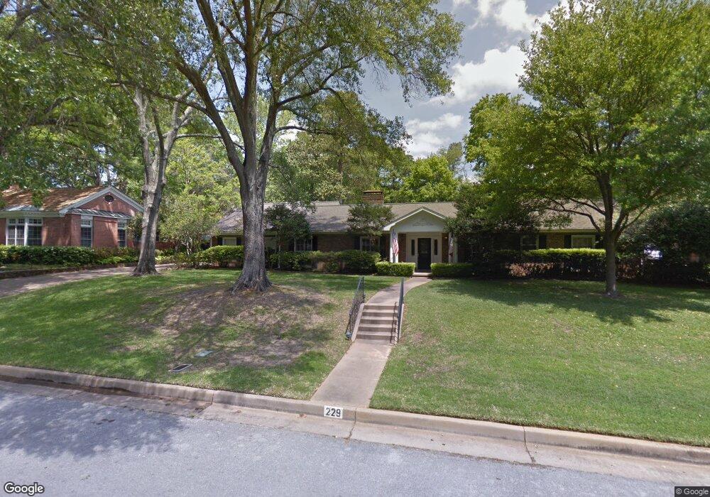 229 Glenhaven Dr, Tyler, TX 75701 - photo 1