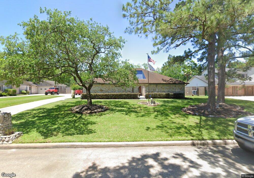 406 Colonial Dr, Friendswood, TX 77546 - photo 1