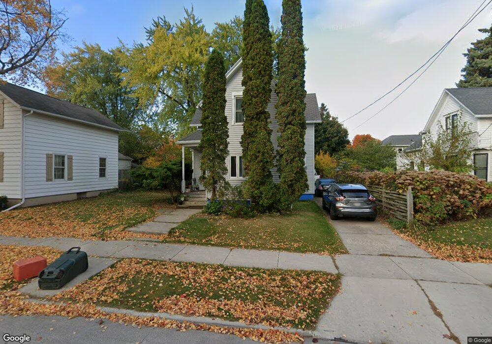 628 N 6th St, Manitowoc, WI 54220 - photo 1