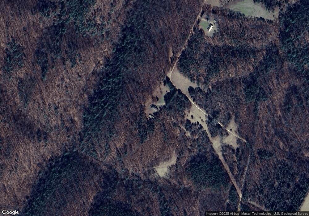 721 Grape Hill Dr, Berkeley Springs, WV 25411 - photo 1