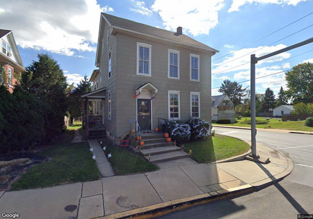 152 W Main St, New Holland, PA 17557 - photo 1
