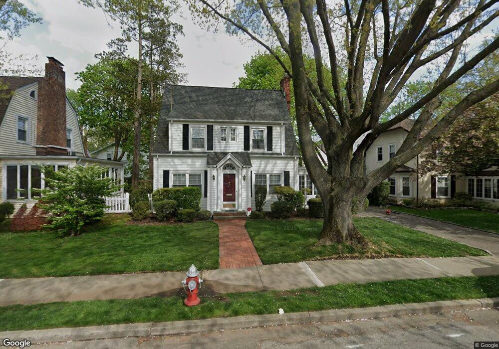 33 Kilburn Rd, Garden City, NY 11530 - photo 1