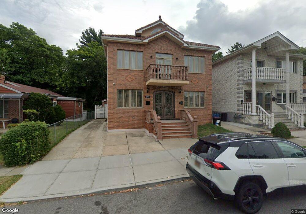 6737 185th St, Fresh Meadows, NY 11365 - photo 1