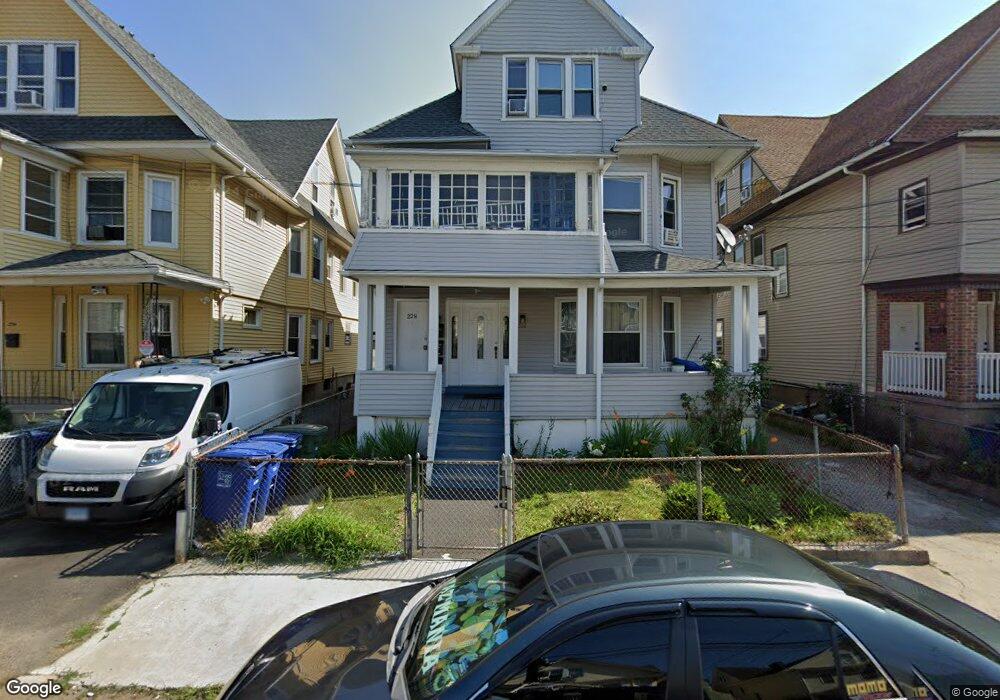 226 Parrott Ave unit 3, Bridgeport, CT 06606 - photo 1