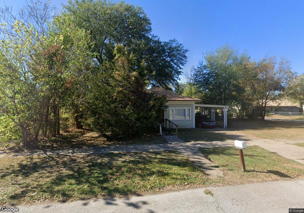 706 S Taft Ave, Okmulgee, OK 74447 - photo 1