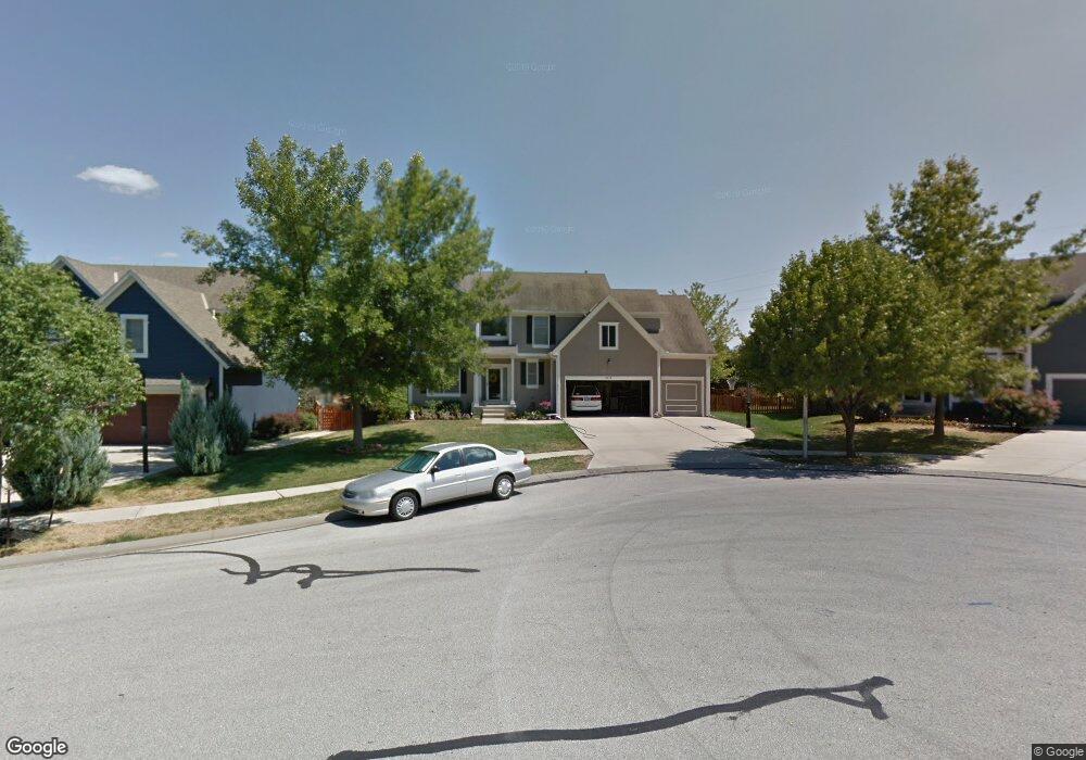 5415 Roundtree Ct, Shawnee, KS 66226 - photo 1