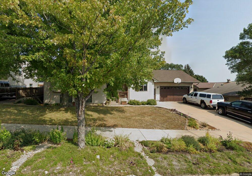 1610 N Payne St, New Ulm, MN 56073 - photo 1