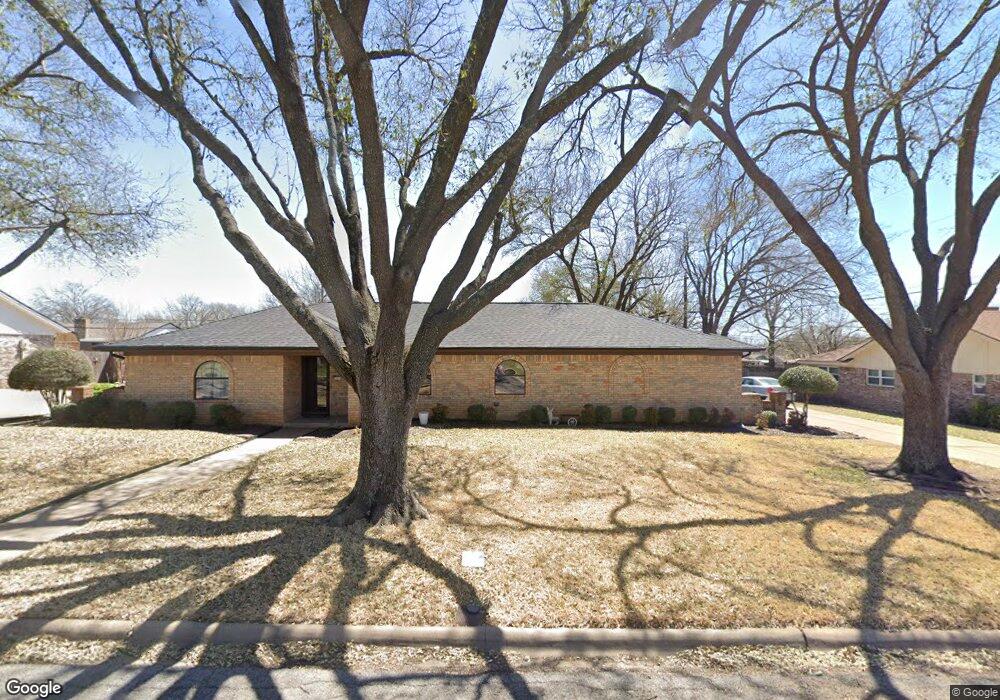 1213 Surry Place Dr, Cleburne, TX 76033 - photo 1