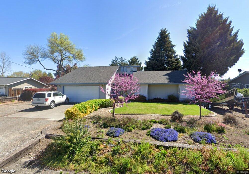 5336 Raymond Way, Central Point, OR 97502 - photo 1