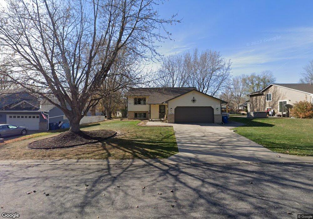 1911 E Highview Dr, Sauk Rapids, MN 56379 - photo 1