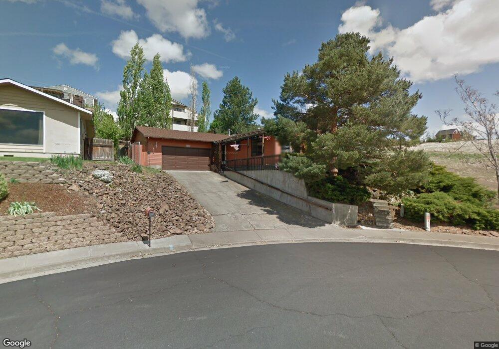 712 NW 3rd Dr, Pendleton, OR 97801 - photo 1