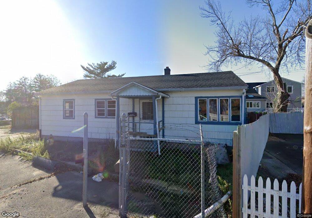 185 Thorpe St, Fairfield, CT 06824 - photo 1