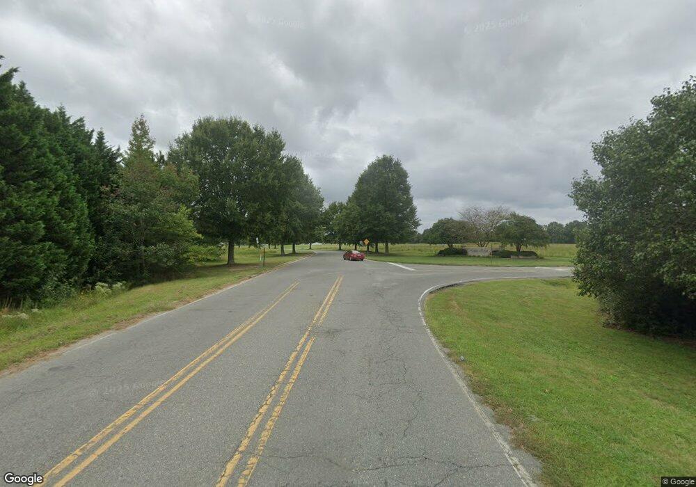 1351 Hobbs Hole Dr, Tappahannock, VA 22560 - photo 1