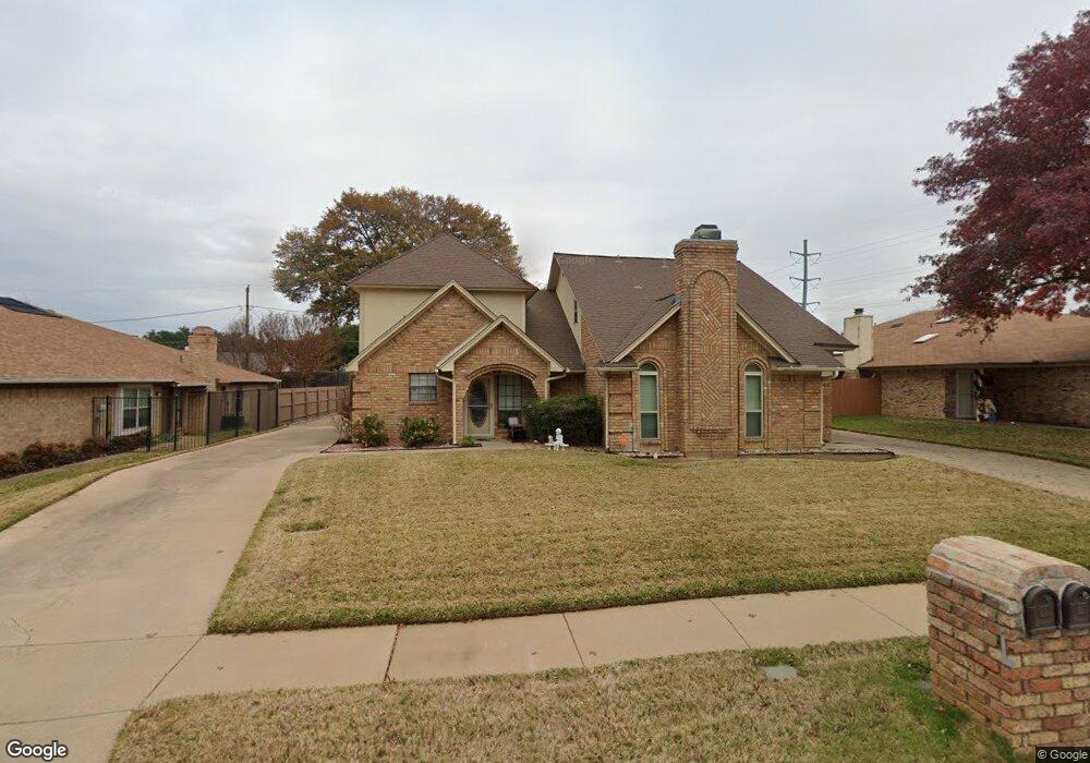 218 Mountainview Dr, Hurst, TX 76054 - photo 1