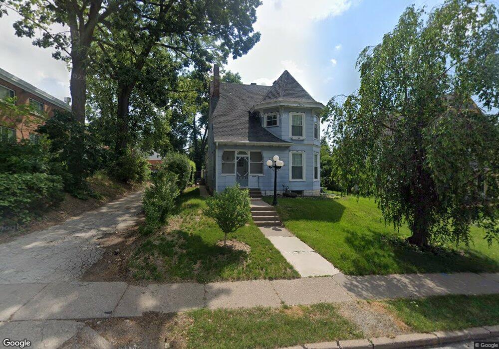 1805 Davenport Ave, Davenport, IA 52803 - photo 1