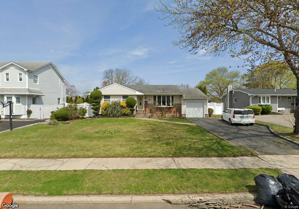 37 Cameo Rd, ComMacK, NY 11725 - photo 1