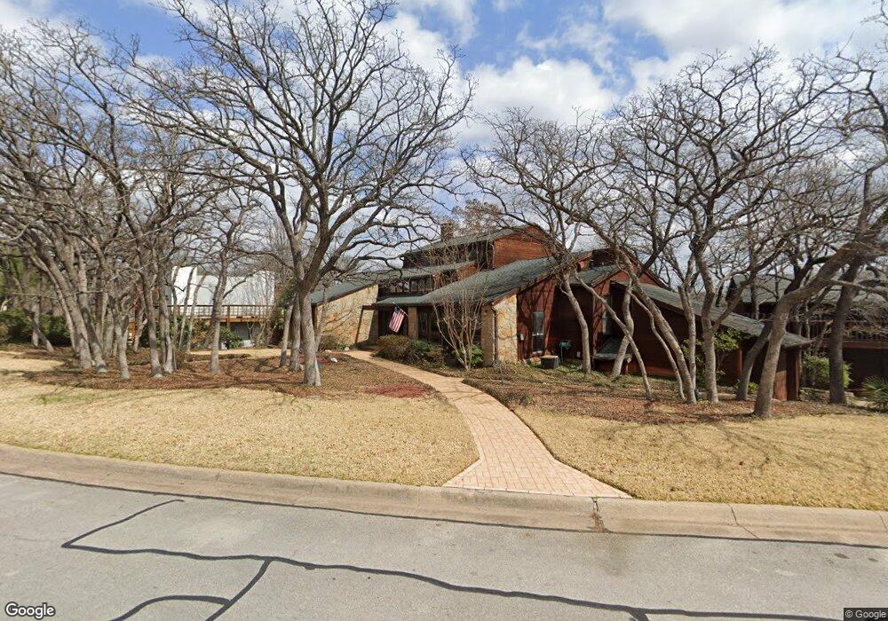 1421 Crownhill Dr, Arlington, TX 76012 - photo 1