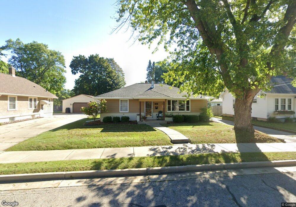 307 S Elm St, Oconomowoc, WI 53066 - photo 1