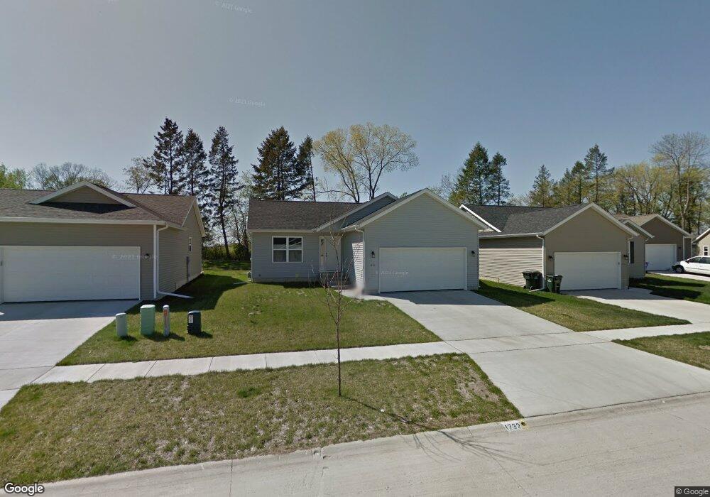 1732 Whispering Pines Ct SW, Cedar Rapids, IA 52404 - photo 1