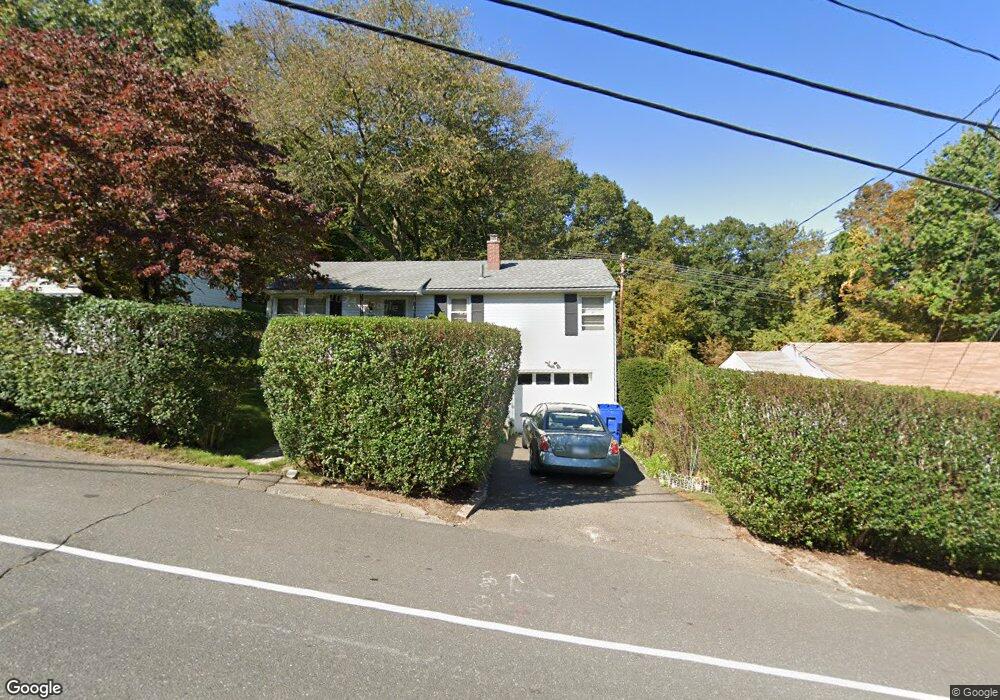 30 Longmeadow Dr, Waterbury, CT 06706 - photo 1