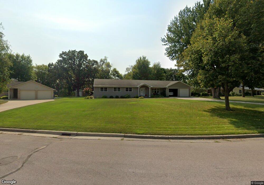 44 Camelsback Rd, New Ulm, MN 56073 - photo 1