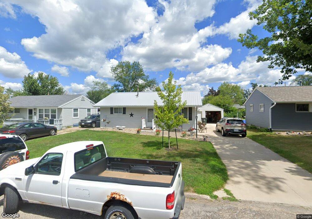 1104 Harold Dr SE, Cedar Rapids, IA 52403 - photo 1