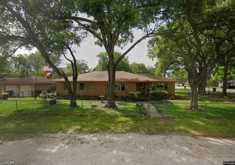 3200 9th St, Bay City, TX 77414 - photo 1