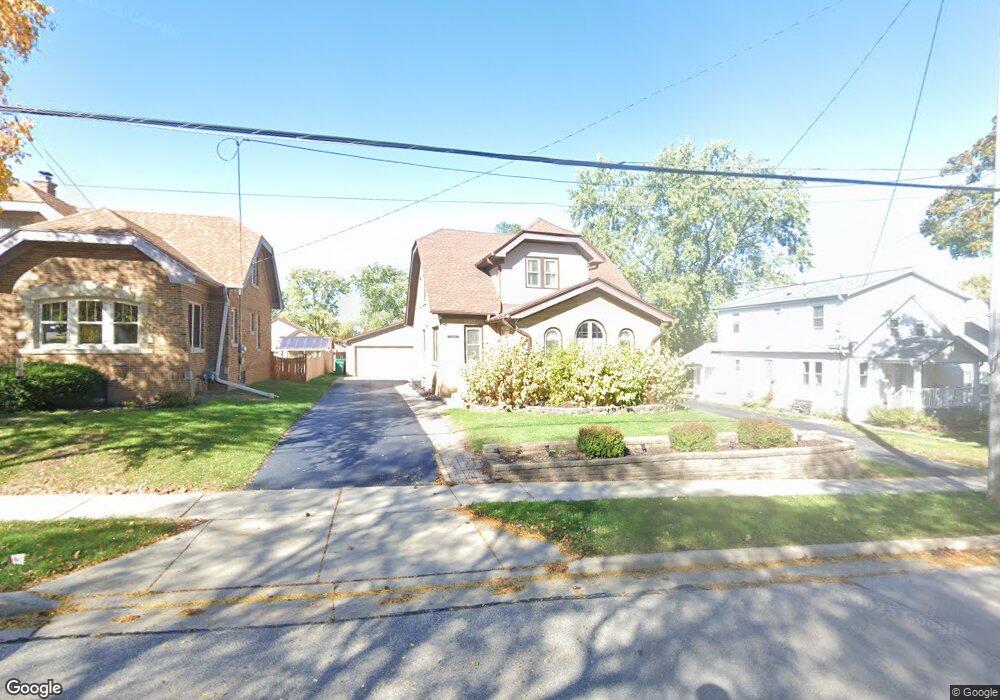 N90W16920 Pershing Ave, Menomonee Falls, WI 53051 - photo 1