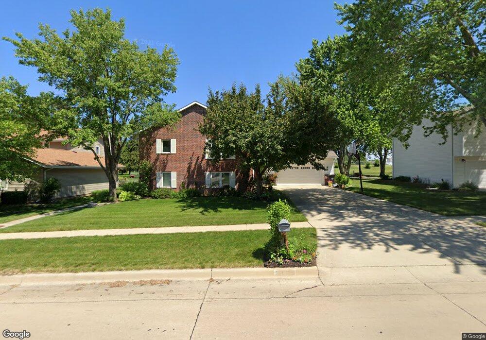 2109 W 8th St, Cedar Falls, IA 50613 - photo 1