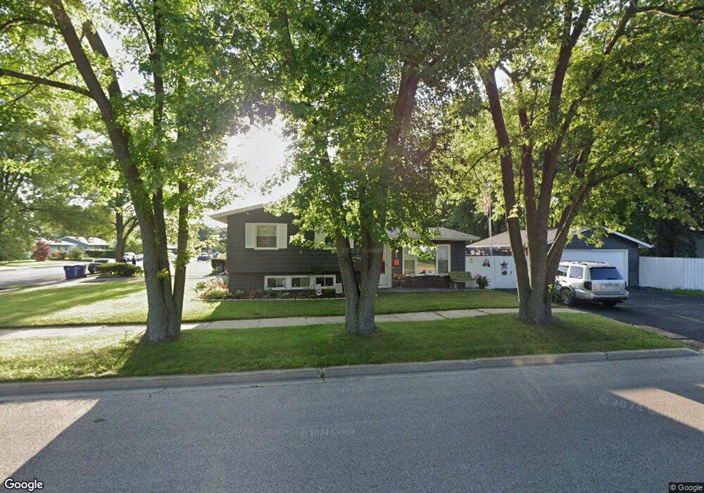 1215 N Berwick Blvd, Waukegan, IL 60085 - photo 1
