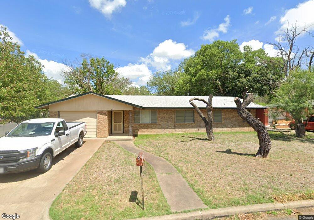 702 N Pecan St, Fredericksburg, TX 78624 - photo 1