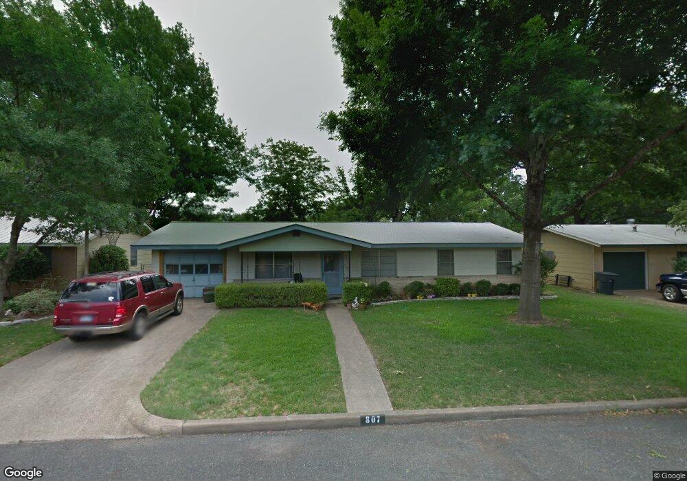 807 Sunset St, Fredericksburg, TX 78624 - photo 1