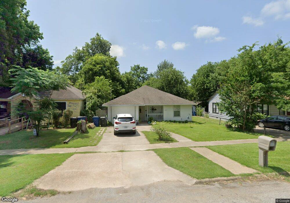 1122 W Chestnut St, Denison, TX 75020 - photo 1