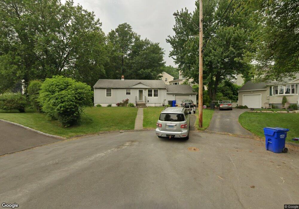 17 Silver Cir, Fairfield, CT 06825 - photo 1