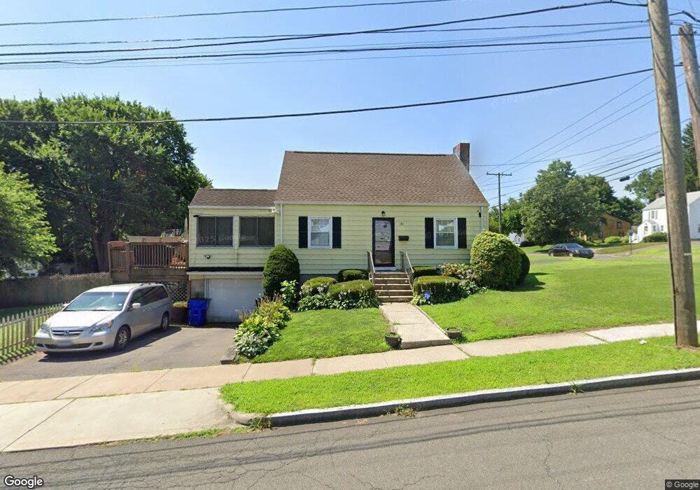 181 Edgemont Ave, West Hartford, CT 06110 - photo 1