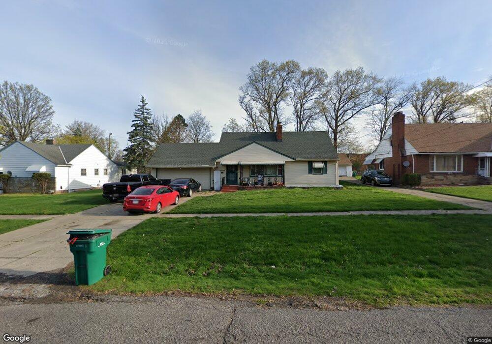 17285 Mccracken Rd, Maple Heights, OH 44137 - photo 1