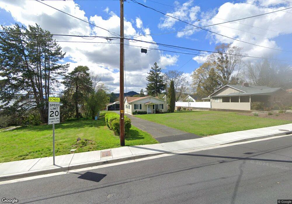 1152 NE 10th St, Grants Pass, OR 97526 - photo 1